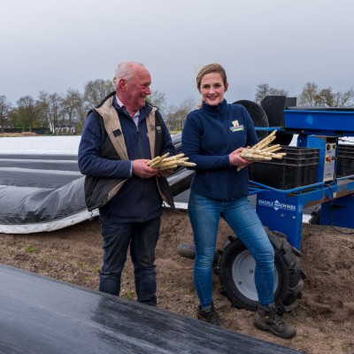 Op bezoek bij aspergeboer Cees